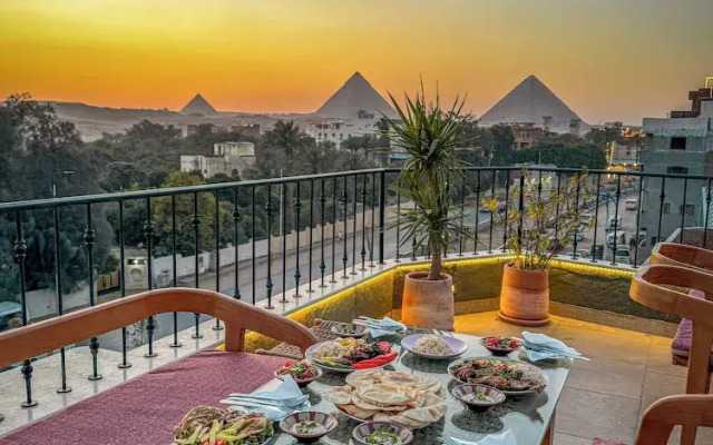 Almas Pyramids View