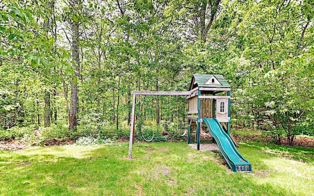 Quiet Family - 4 Br Home