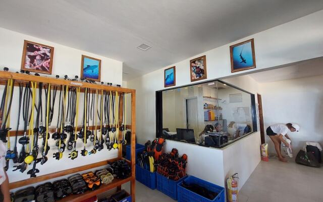 Avila's Horizon Dive Resort