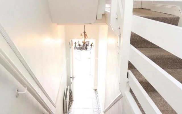 Shaftesbury Avenue Townhouse