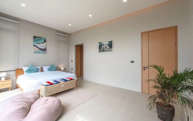 Modern 2-Level Pool Villa Long One A5