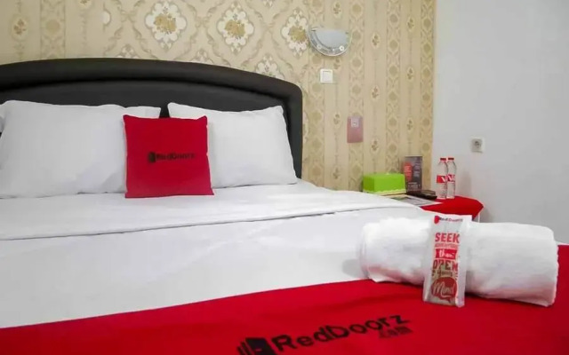 RedDoorz Plus @ Alun Alun Nganjuk