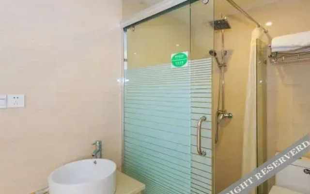 Hangzhou Shuaiwang Express Hotel (Chengbei Vientiane City Hangxing Road Subway Station)