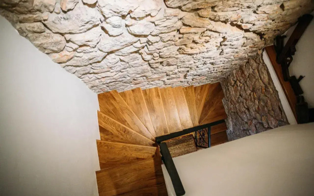 Old Stone House