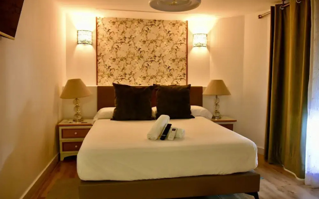 Hostal Garden Rous