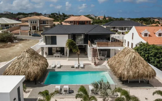 Villa Hasta La Vista Royal