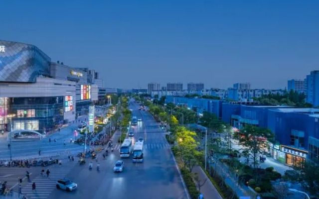 Yilong Anyue Hotel (Shanghai Gutang Road Subway Station Branch)