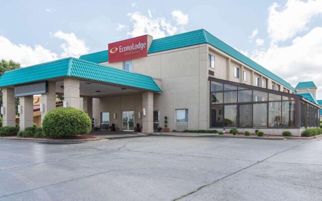 Econo Lodge Inn and Suites Joplin MO