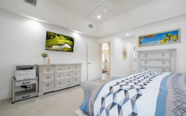 Luxury Long Waterview w Pool-kayaks-clubs-bikes