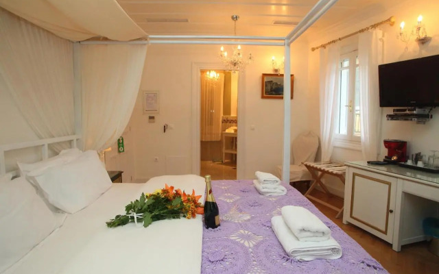 The Aigli 1800 Boutique Hotel