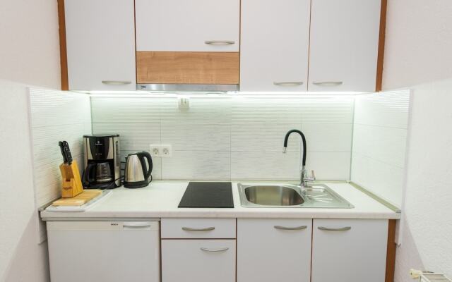 A3 Cozy Apt. w. big Garden, 2 Balconies & Grill