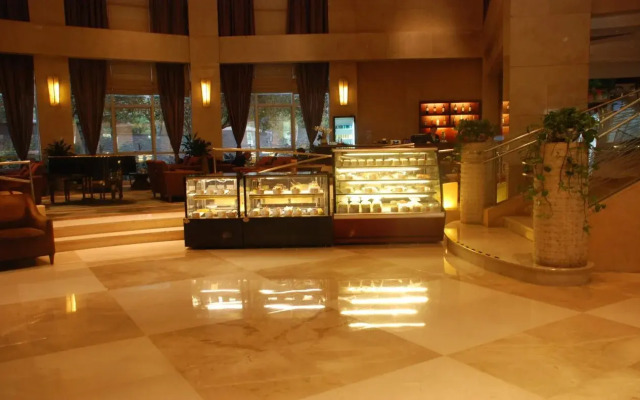 Holiday Inn Chongqing Guanyinqiao by IHG