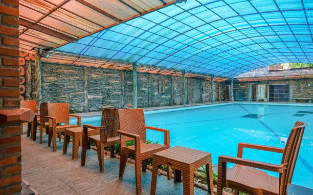Hotel Savitri Country