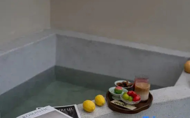 Yu'an Mountain Slow Life Pool and River Rafting Resort