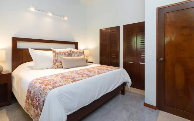 Casa Woodbine Beachfront House