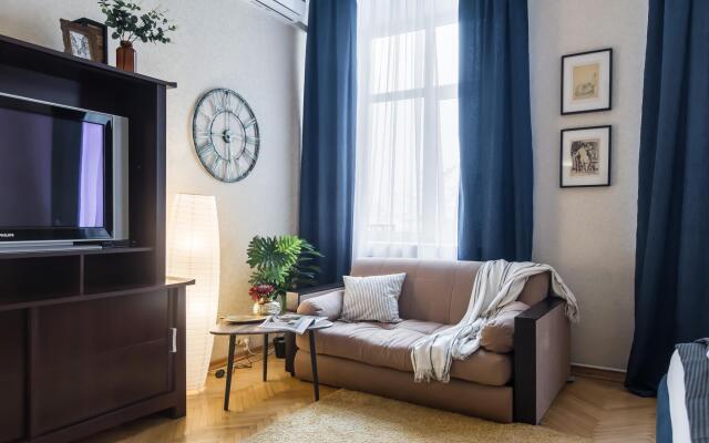 GMApartments on Serafimovich Street