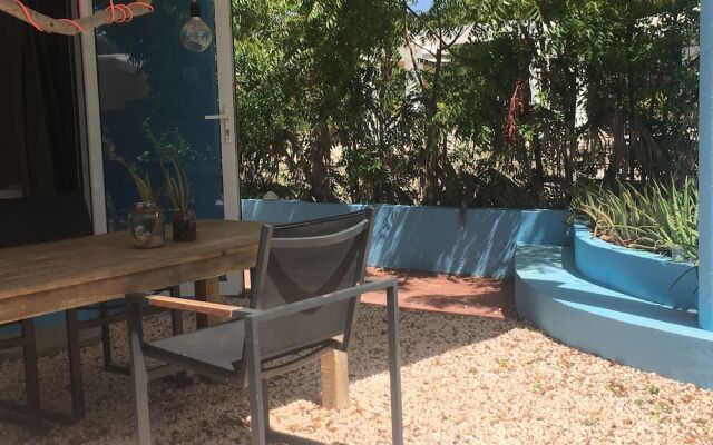 Tropical Breeze Apartments