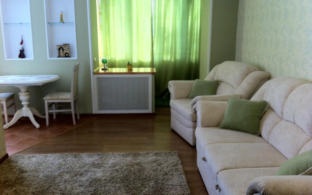 Красивая дизайнерская квартира возле метро Бот. сад