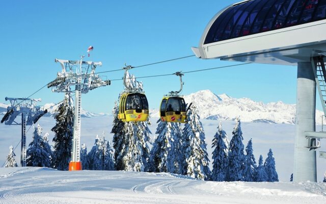 Luxurious Chalet With Sauna on Sunny Slopes in Mühlbach