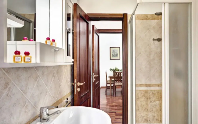 Light & Delight Apartment