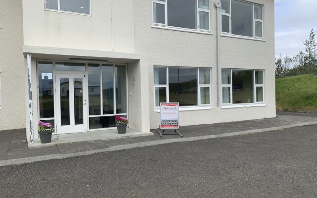 Отель Hlín Guesthouse