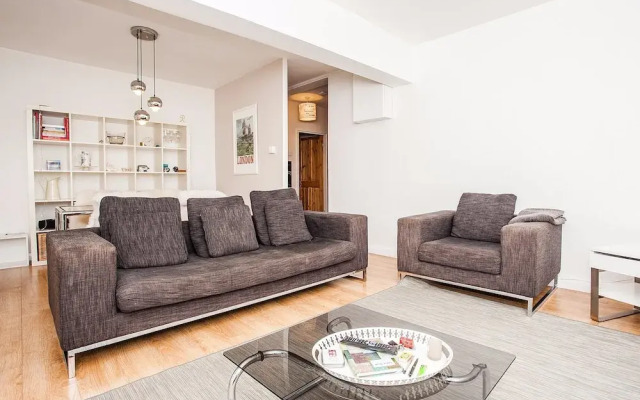 Riverside Cutty Sark 2 Bedroom Retreat