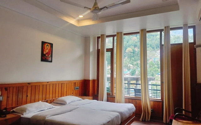 Oyo 6962 Hotel Wood Castle