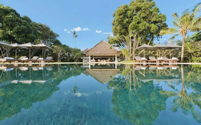 Villa Atas Ombak
