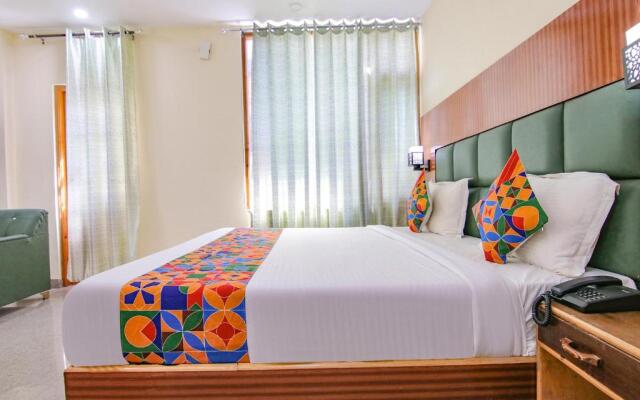 Fabhotel Royal Galaxy
