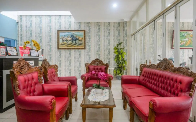 RedDoorz near Hermes Place Polonia Medan