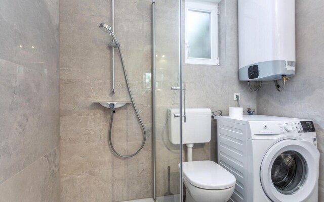 Beautiful Home in Njivice With Wifi and 3 Bedrooms