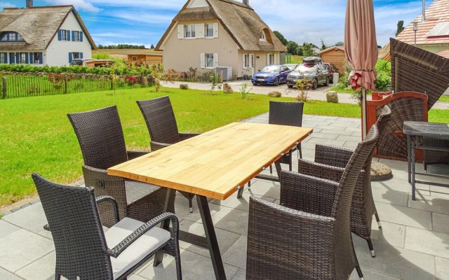 Nice Home in Groß Schwansee With 3 Bedrooms and Wifi