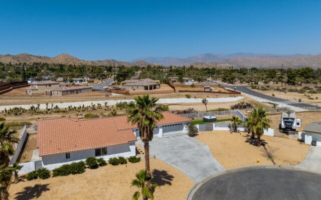 Desert View by Avantstay20mins From Joshua Tree! w/ Container Pool!