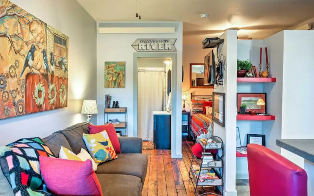 Walkable Studio Apartment in Downtown Livingston!