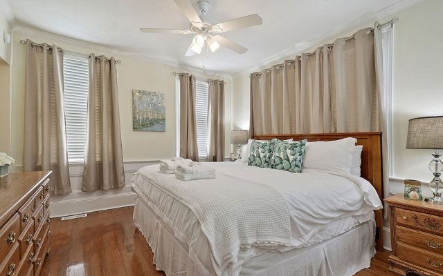 New Listing Historic In Downtown Charleston 5 Bedroom Home
