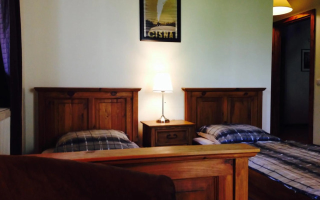 Modryna - Modrzewiowy Dom