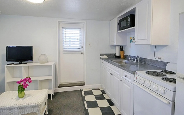 Sabal Palms Inn