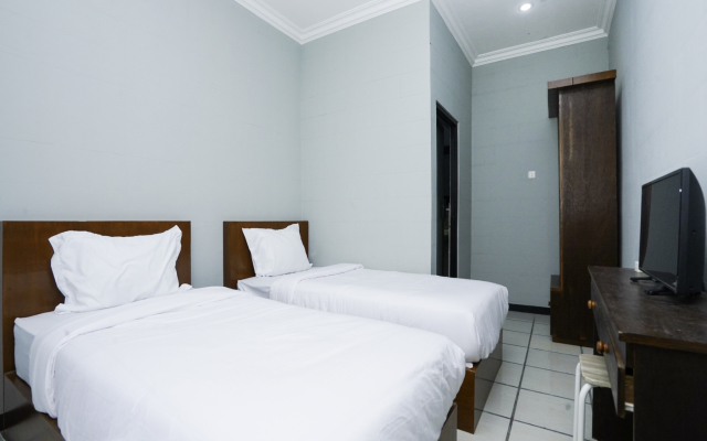 OYO 2493 Lotus Hotel Syariah