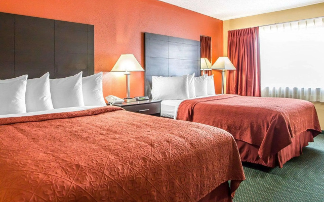 Quality Inn Morton at I-74