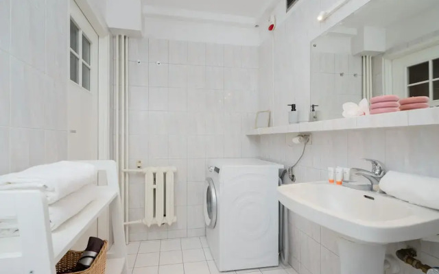 Apartment With Balcony Cracow by Renters