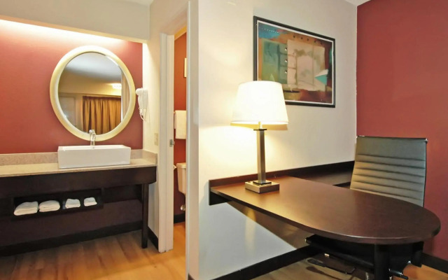 Red Roof Inn PLUS+ Chicago - Hoffman Estates