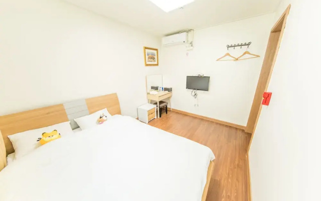 Rgb House Hostel