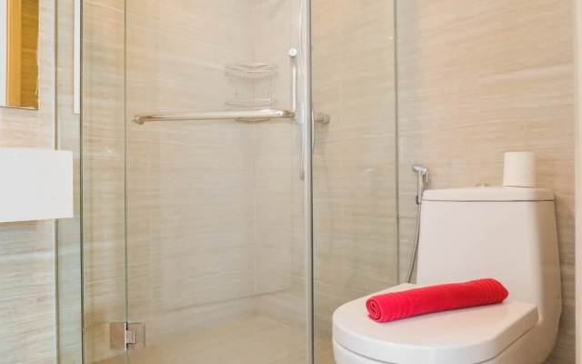 Luxury 2BR Apartment at Supermall Mansion La Riz