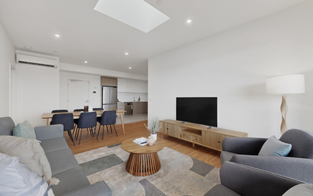 Brand-new 3-bed Apartment With Scenic Views