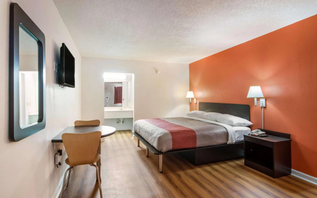 Motel 6 Warner Robins, GA