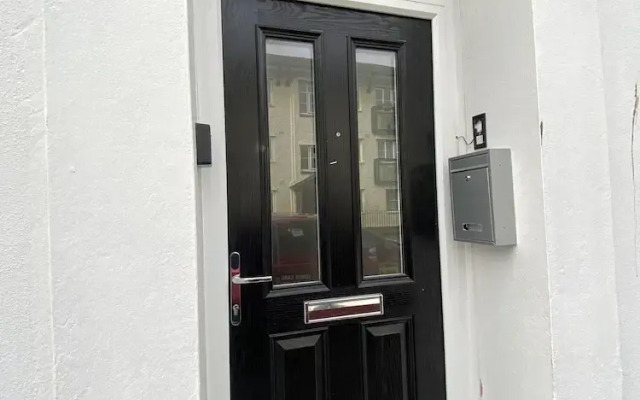 Octagon Apartment 1