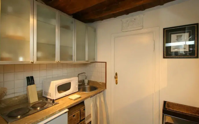 Rental in Rome Romantica Studio