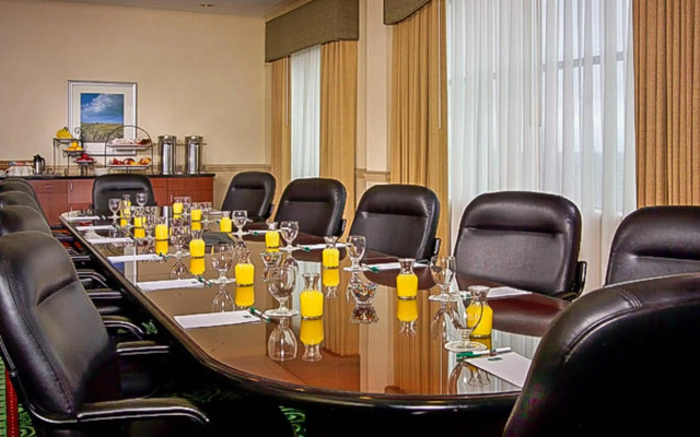 Courtyard by Marriott Long Island MacArthur Airport