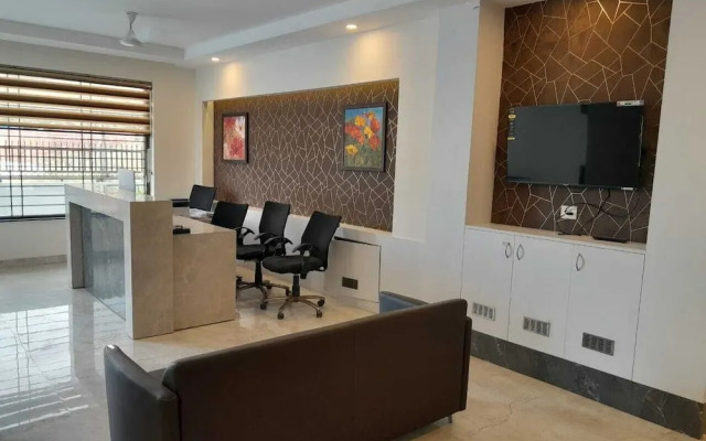 Hotel The Luxem