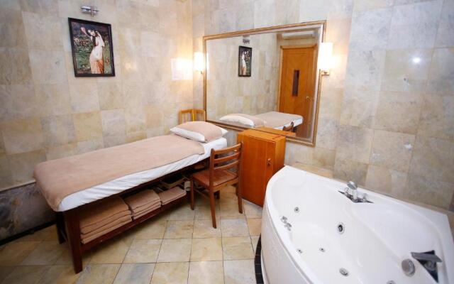 A25 Luxury Hotel
